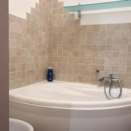 Veltro House - Ampio X6, Bagno Con Vasca In *